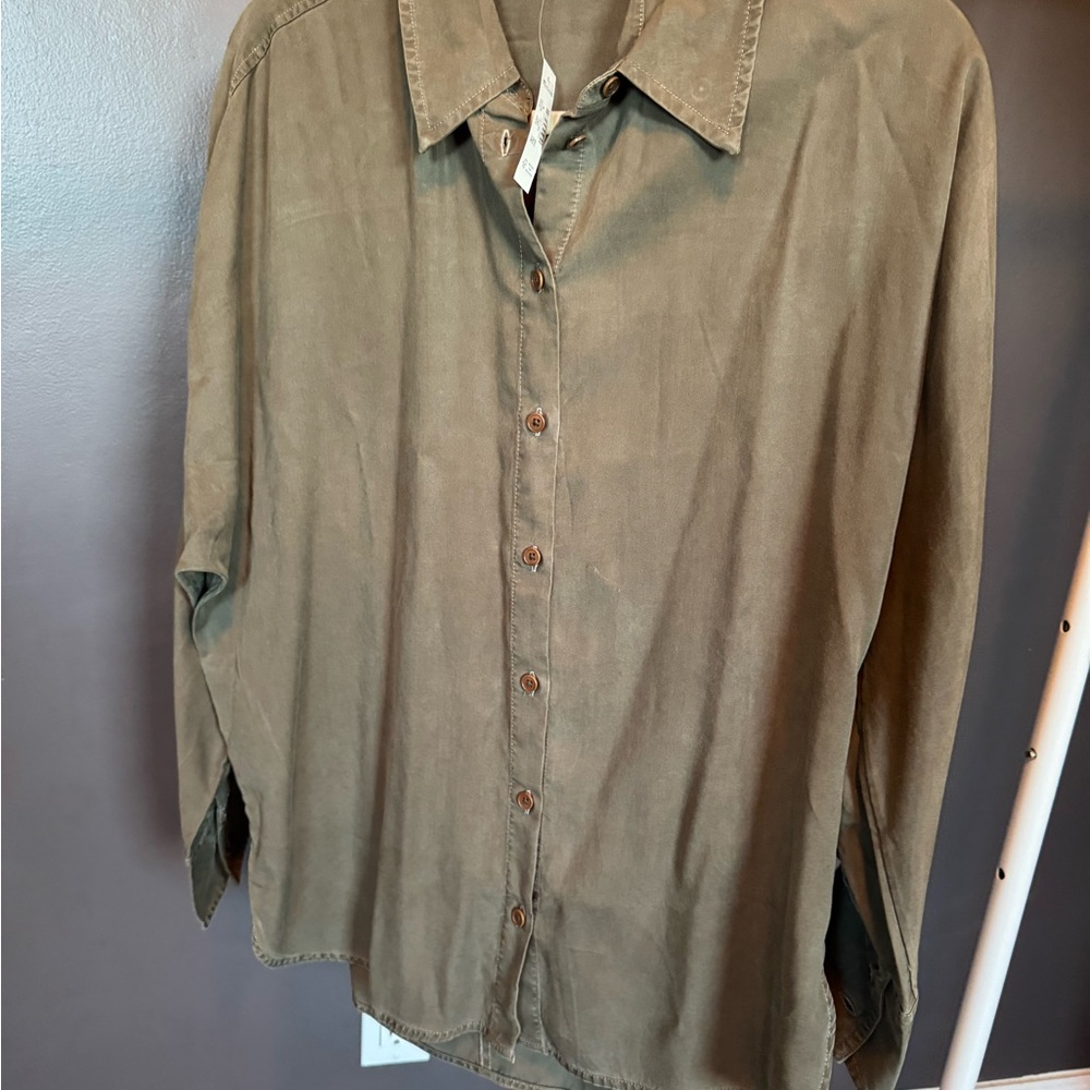 NWT madewell Women’s Casual Olive Button Down Shirt